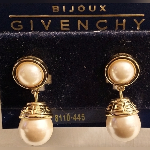 RARE & AUTHENTIC BIJOUX GIVENCHY FAUX PEARL & GOLD DROP CLIP EARRINGS (NWT) - Picture 2 of 6